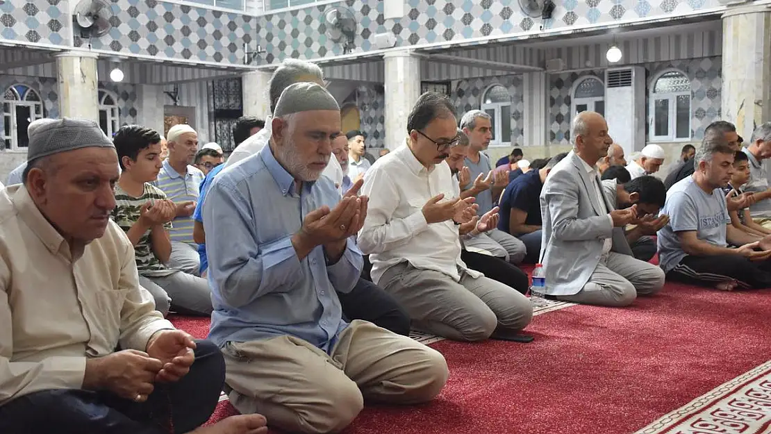 STK'ların Çağrısıyla Türkiye Genelinde  Sabah Namazı Buluşması Gerçekleştirildi