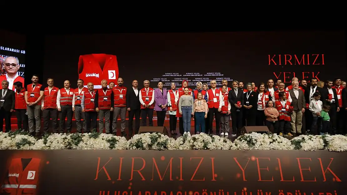 Gönüllülük Hikayeleriyle Kalpleri Isıtanlara Kızılay'dan Ödül