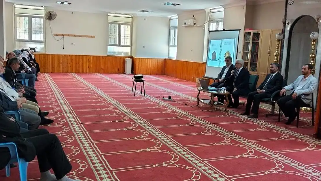 Hacı Adaylarına Kutsal Yolculuk Öncesi Bilgilendirme Semineri