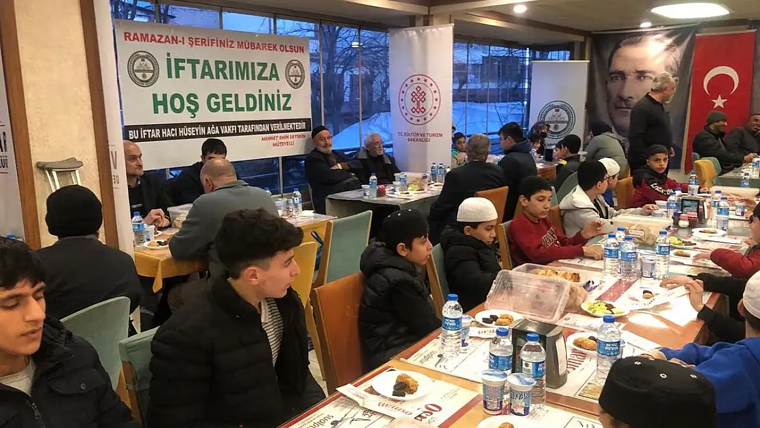 Hacı Hüseyin Ağa Vakfı'ndan İftar Yemeği