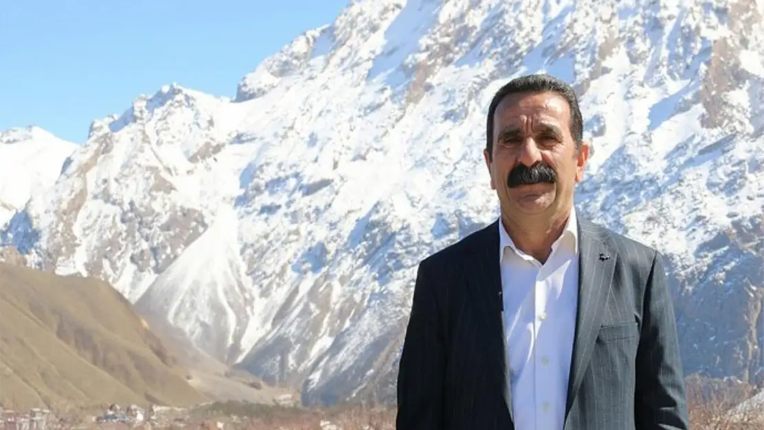 Hakkari Belediyesi'ne Polis Baskını: Eşbaşkan Akış Gözaltına Alındı