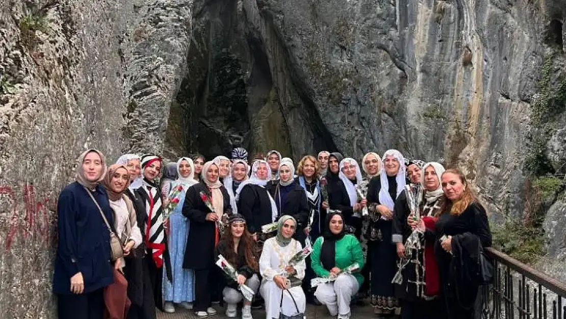 İçişleri Bakanlığının 'Huzur ve Kardeşlik Buluşmaları' Kapsamında Siirtli Kadınlar Bursa'da