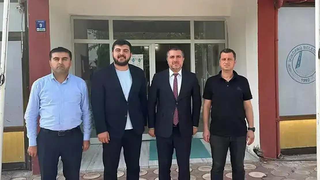 İkiköprü'nün DEM Partili  Belediye Başkanı ve Meclis Üyeleri Partilerinden İstifa Ettiler