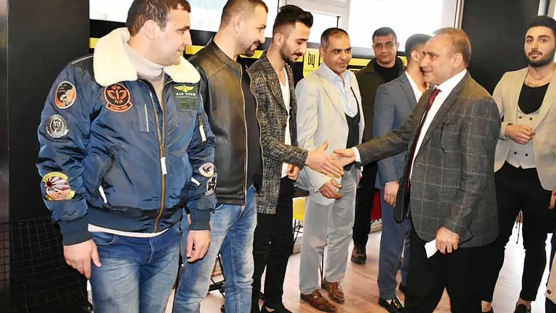 ALİ İLBAŞ 'SİİRT'E HAYAT VERECEK OLAN 70 PROJEMİZİ BİRLİKTE İNŞA EDELİM'