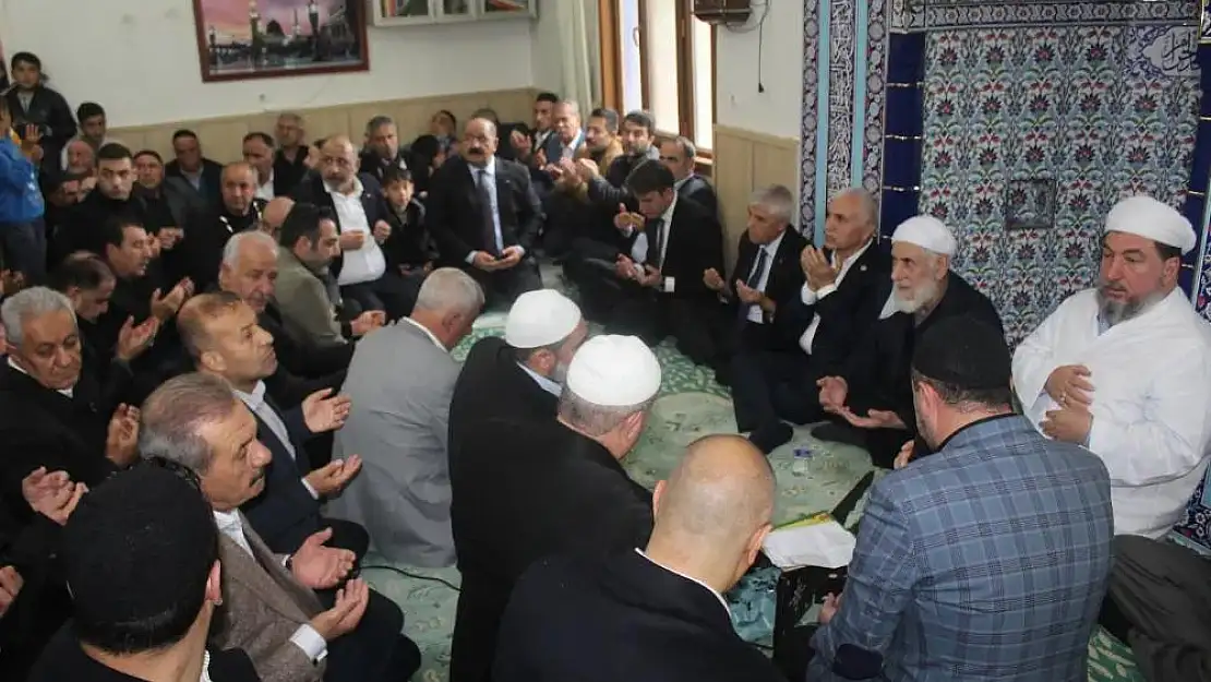 İş İnsanı Rahmi Solmaz, Vefatının Sene-i Devriyesinde Dualarla Anıldı