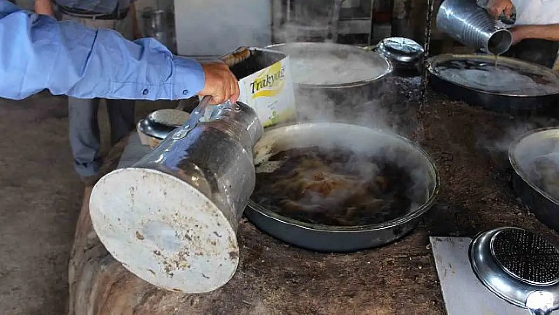 İskambo Pekmezinin Yapımına Başlandı