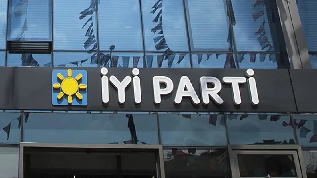 İyi Parti'de İstifalar Sürüyor, İstanbul Milletvekili Partisinden İstifa Etti
