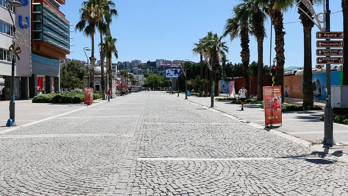 İzmir'de Sıcaklık 1959 Yılın'dan Sonra En Yüksek Kasım Değerine Ulaştı