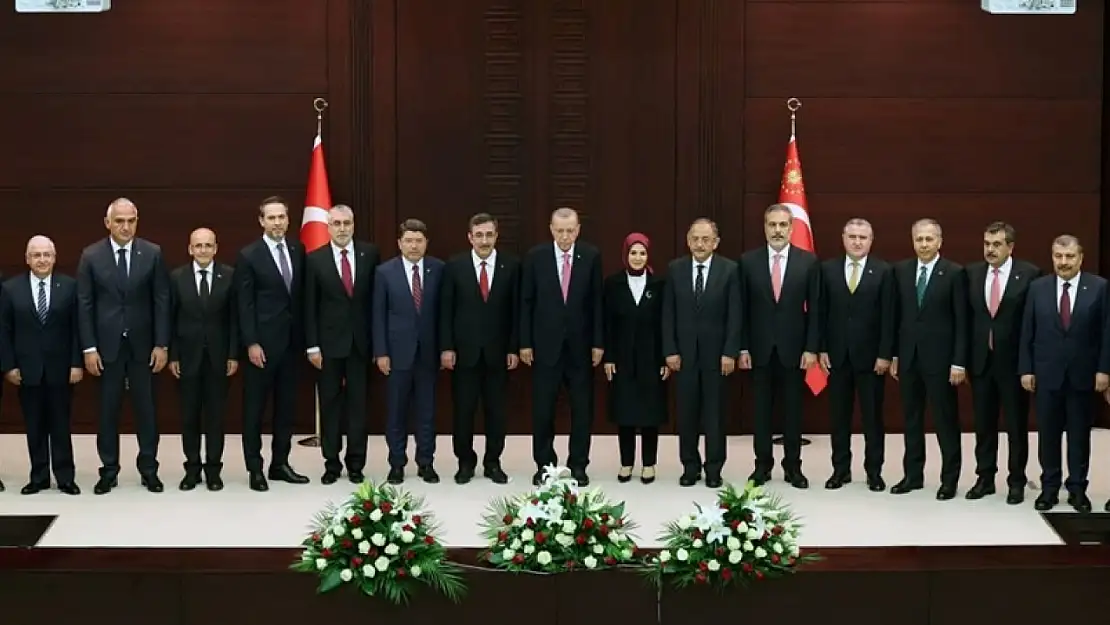 Kabinede Değişim Sinyali: Gözler Perşembe Gününe Çevrildi