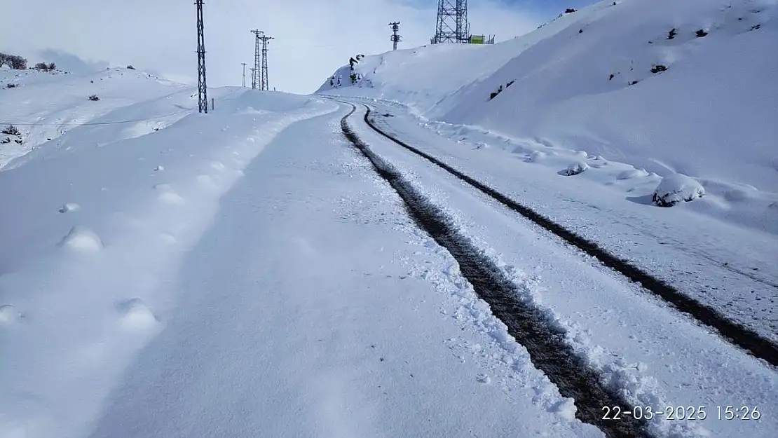 Kardan Kapanan Şirvan-Cevizlik Yolu Ulaşıma Açıldı