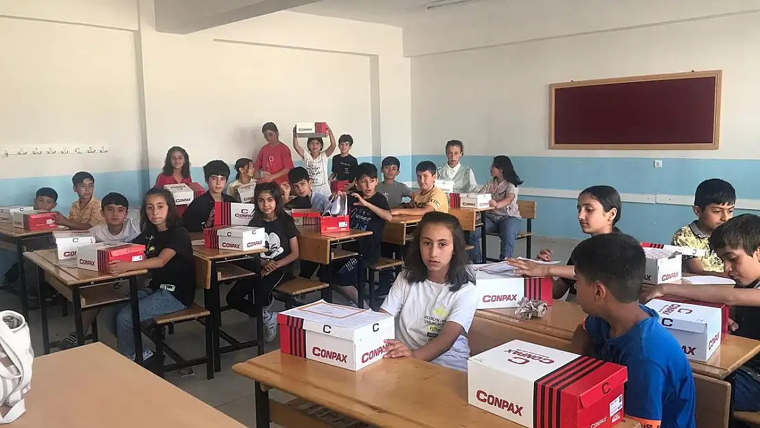 Karne Heyecanını ve Ayakkabı Sevincini Birlikte Yaşadılar