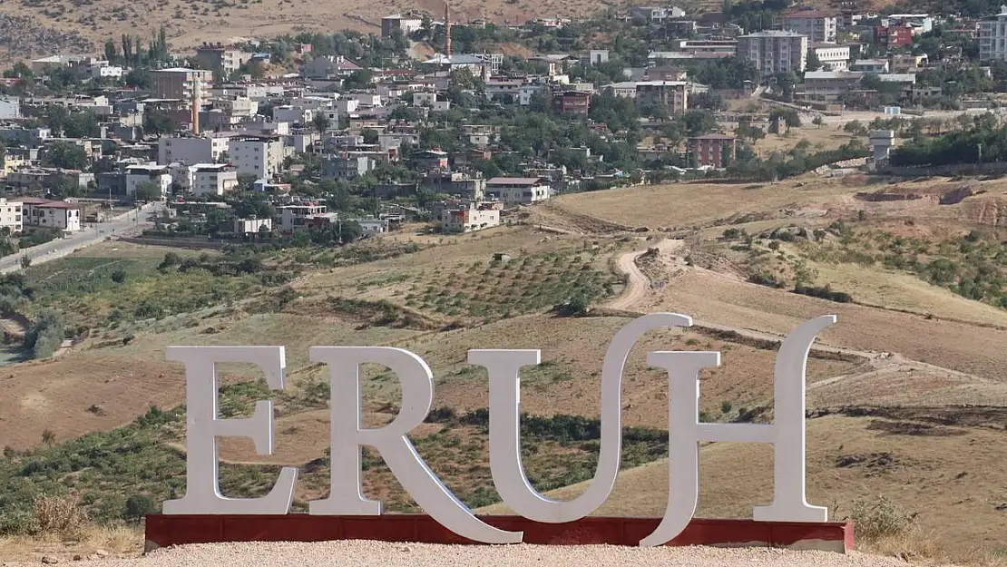 Kayalıklardan Düşen Vatandaşın İmdadına Mehmetçik Yetişti