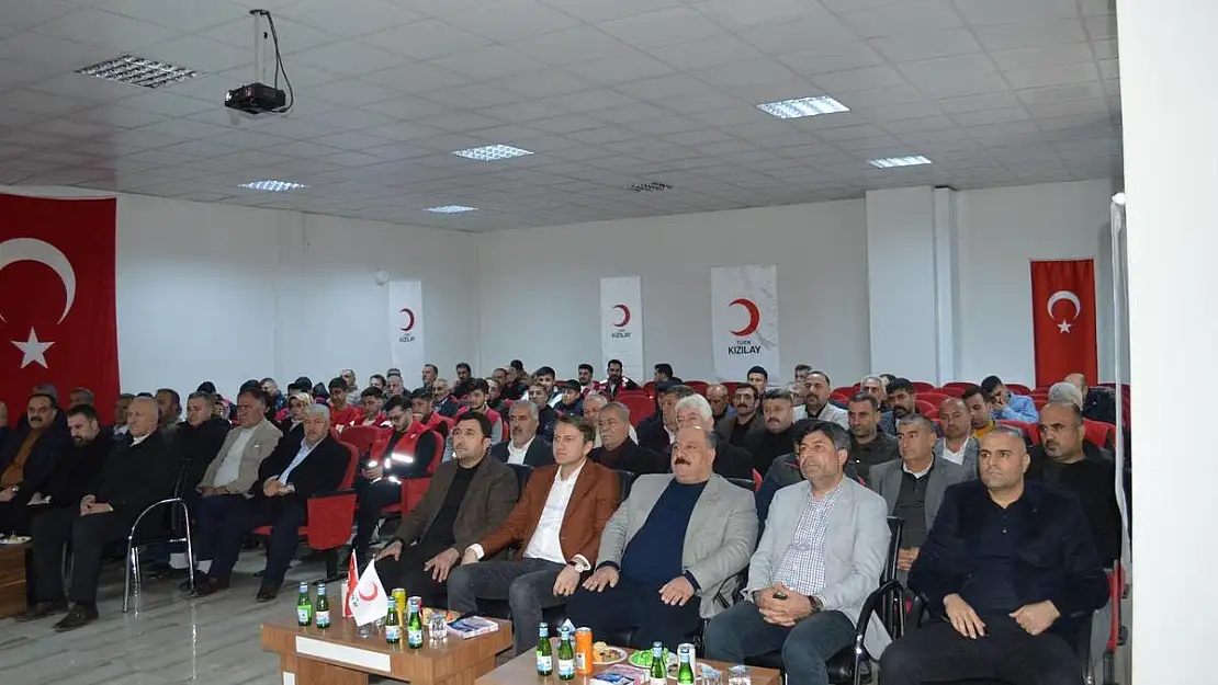 Kaymakam Özcan Kızılay Toplantısına Katıldı