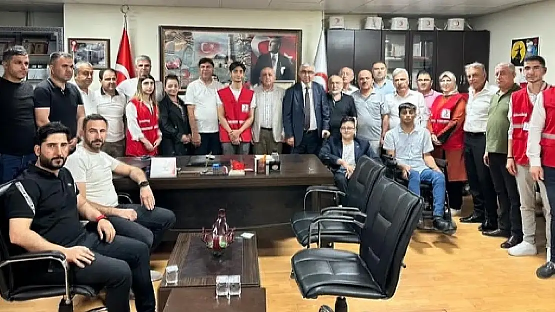 Kızılay Yöneticileri Şube Ziyaretlerini Siirt'te Tamamladı