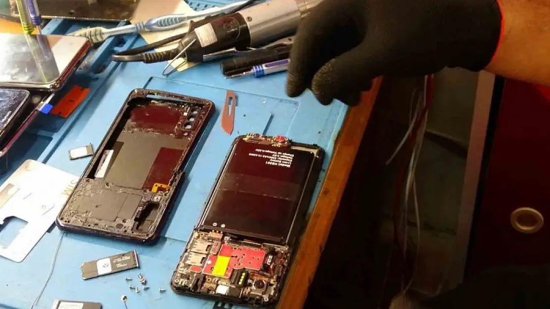 Kullanılmayıp Atılan Telefon Bataryaları Orman Yangınlarına Yol Açabilir