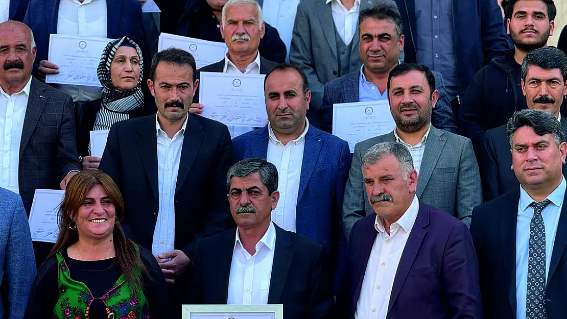 Kurtalan Belediye Başkanı Ali Rıza Bingöl, Mazbatasını Alarak Göreve Başladı