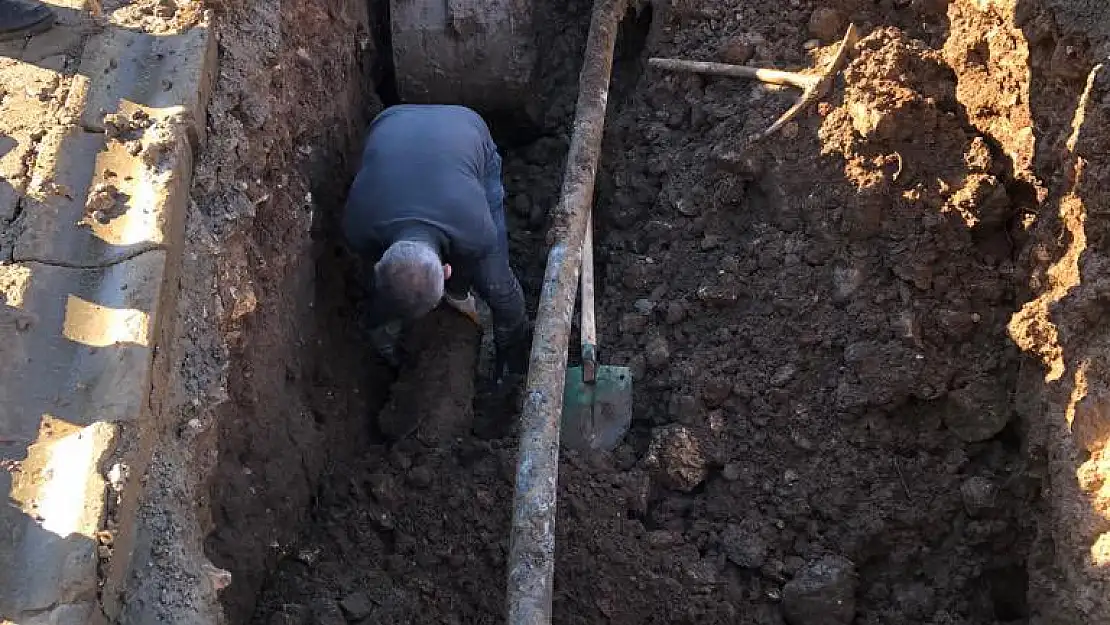 Kurtalan İlçemize Bağlı Köylerde Kanalizasyon Hatlarında Bakım ve Onarım Çalışması