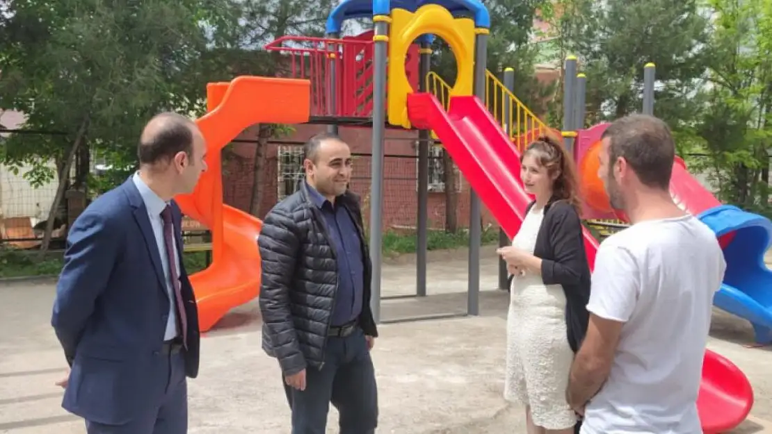 KURTALAN KAYMAKAMI TEKİN HER ŞEY GELECEĞİMİZİN TEMİNATI OLAN ÇOCUKLARIMIZ İÇİN