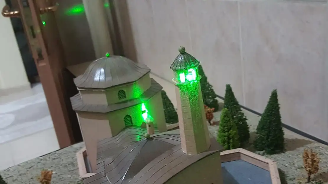 KURTALAN MYO ÖĞRETİM GÖREVLİSİ ABDULKADİR UYRUN'UN GELİŞTİRDİĞİ TASARIM İLE 'IŞIK HADİSESİ HER GÜN GÖRÜLEBİLECEK'