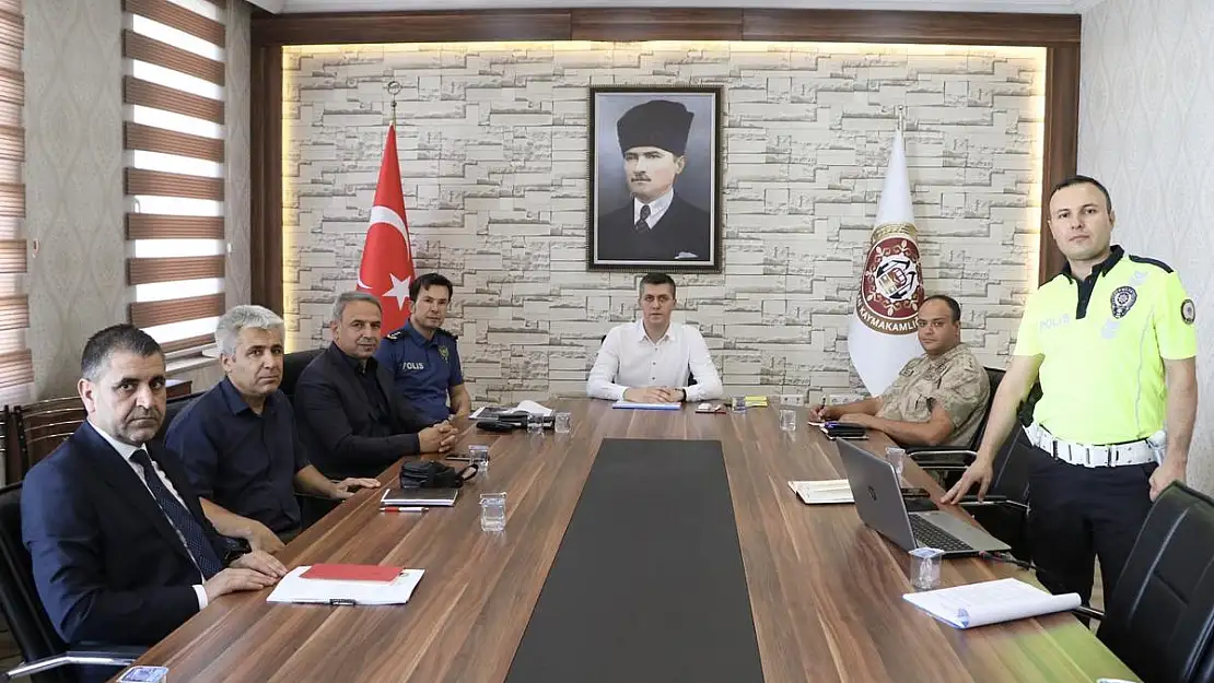Kurtalan'da Trafik Komisyonu  Değerlendirme Toplantısı Yapıldı
