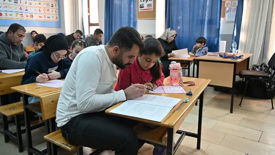 Kurtalan'da Veliler ve  Öğrenciler Arası Bilgi Yarışması