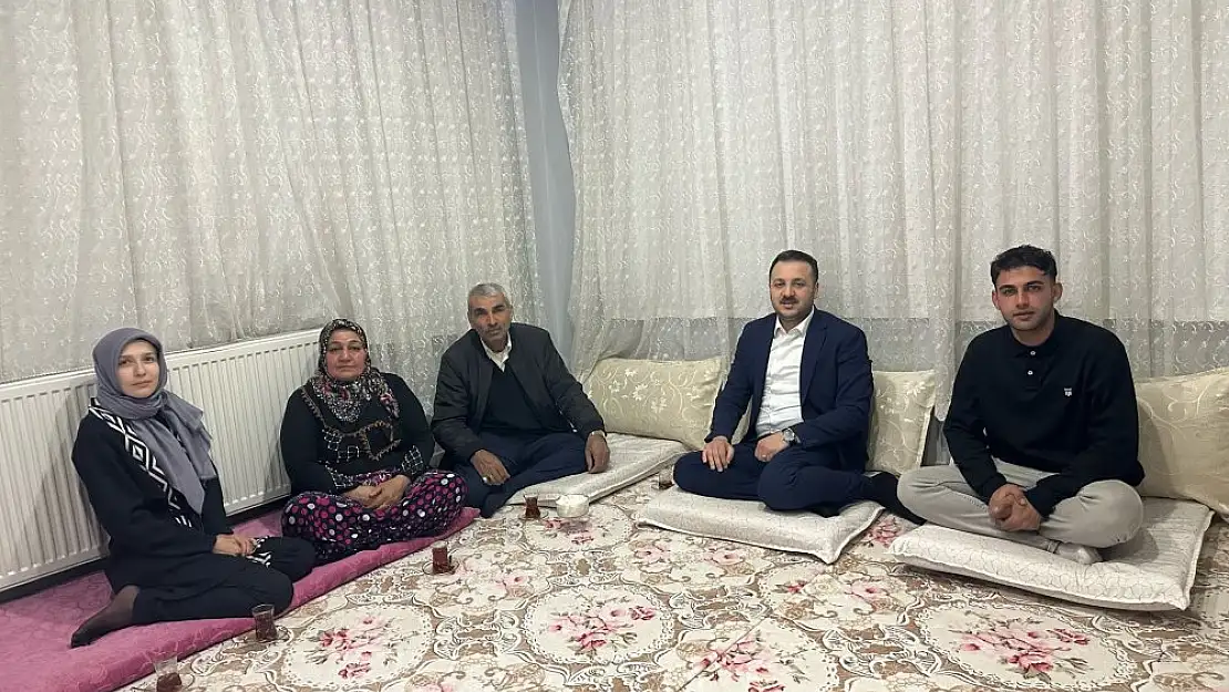Mavi ve Özturan, Şehit Ailesiyle İftarda Buluştu