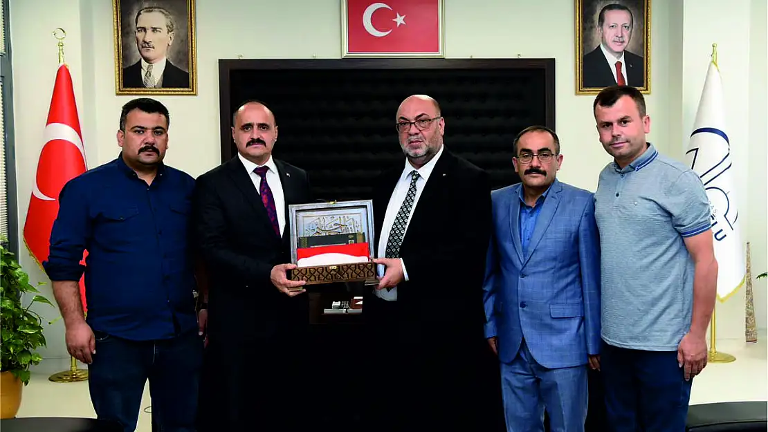 Mehmet Akpınar ATAUZDER'e Bayram Sevinci Yaşattı
