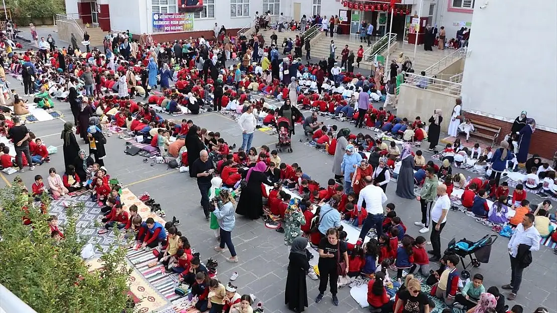 Mehmetçik İlkokul Öğrencileri Dönüşüm Farkındalığının Resmini Çizdi