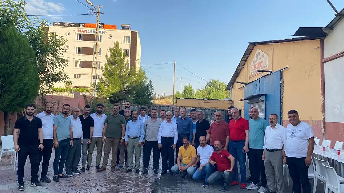 Mervan Gül, Toptancılarla Bir Araya Gelerek Sorunlarını Dinledi