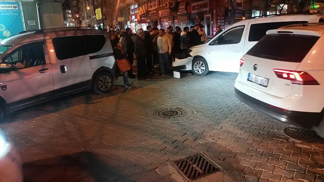 Metin Arıtürk Caddesinde İftar Sonrası Kaza!
