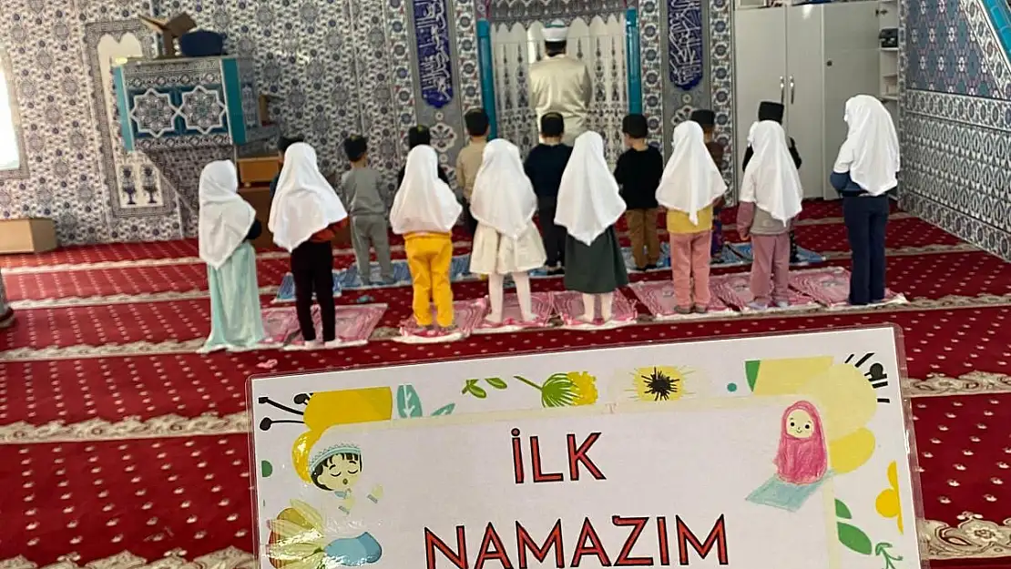 Miniklerin Cami Sevinci: İlk Namazım, İlk Seccadem