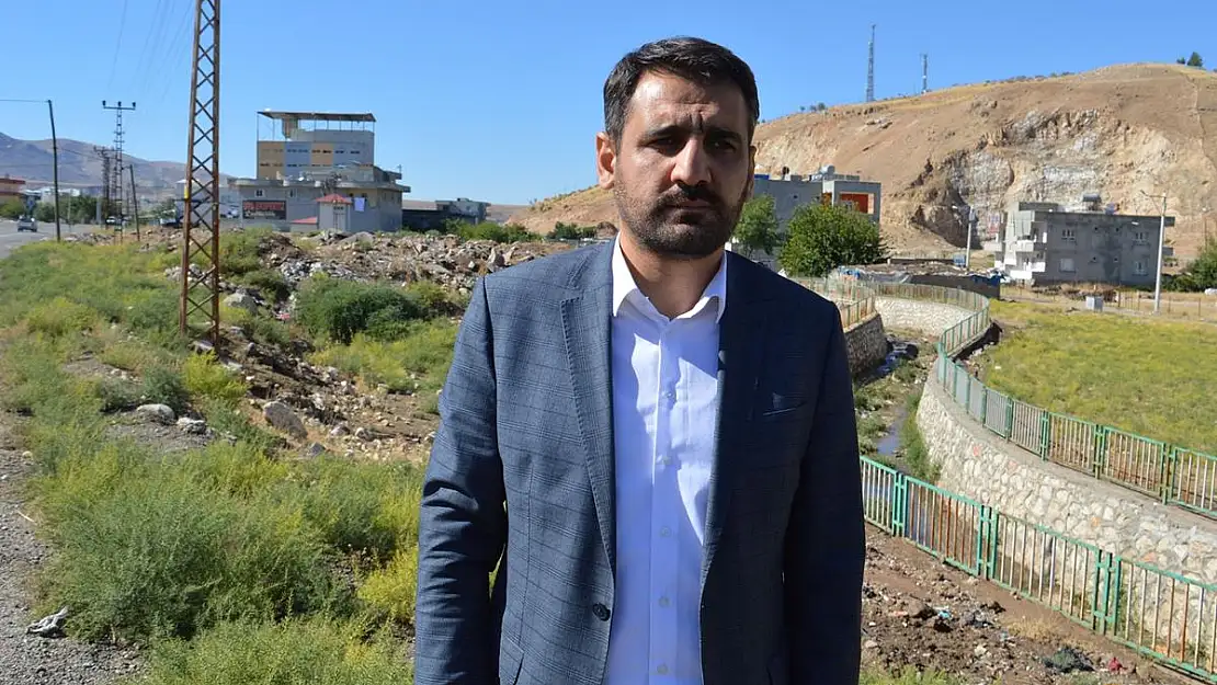NAR DERESİ'NİN YAYDIĞI KÖTÜ KOKU, VATANDAŞLARA VE ESNAFA RAHATSIZLIK VERİYOR