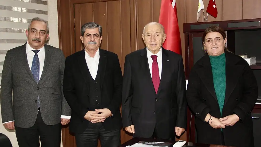 Nihat Özdemir Beraberindeki Heyet İle Birlikte Kurtalan Belediyesi Eşbaşkanlarını Ziyaret Etti