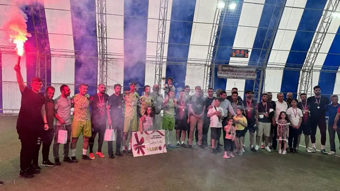Öğretmenler Arası Futbol Turnuvasında Kupa Sahibini Buldu
