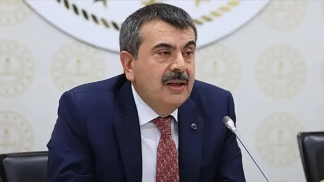 Okul Kıyafetlerinde Yeni Dönem: Velilere Mağaza Zorunluluğu Kalkıyor