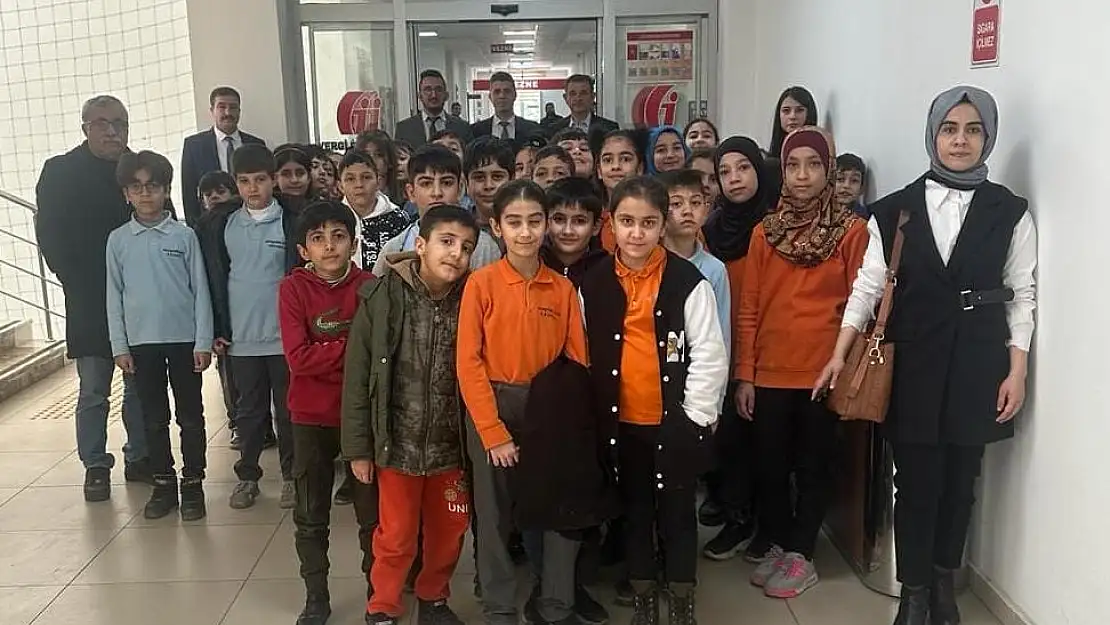Orgeneral Eşref Bitlis Ortaokulu Öğrencilerinden Siirt Vergi Dairesine Ziyaret