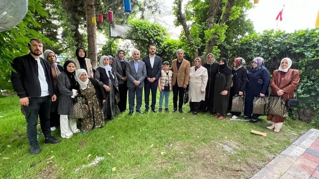 Özturan Anneler Gününde Şehit Anneleriyle Bir Araya Geldi