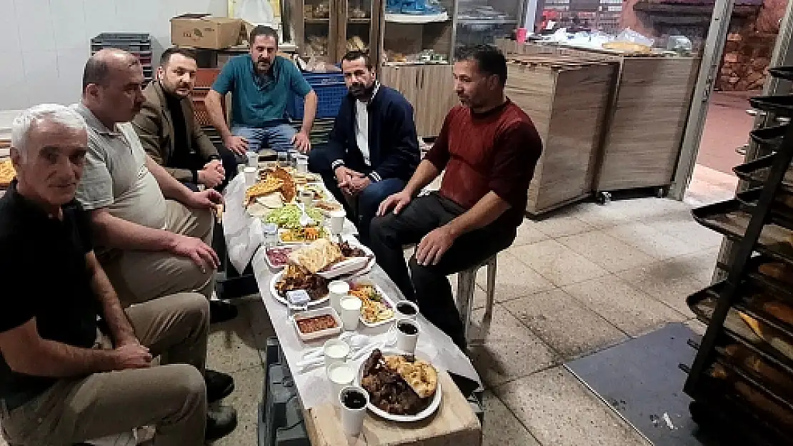 Özturan, Fırın Esnafıyla İftar Yaptı
