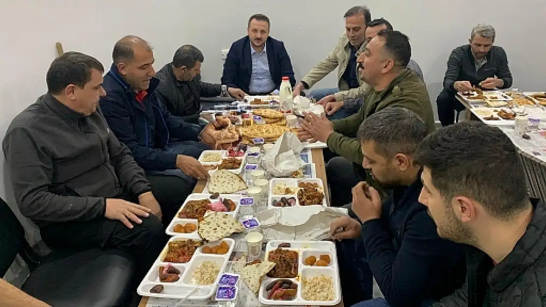 Özturan, İftar Programında Esnaflarla Buluştu