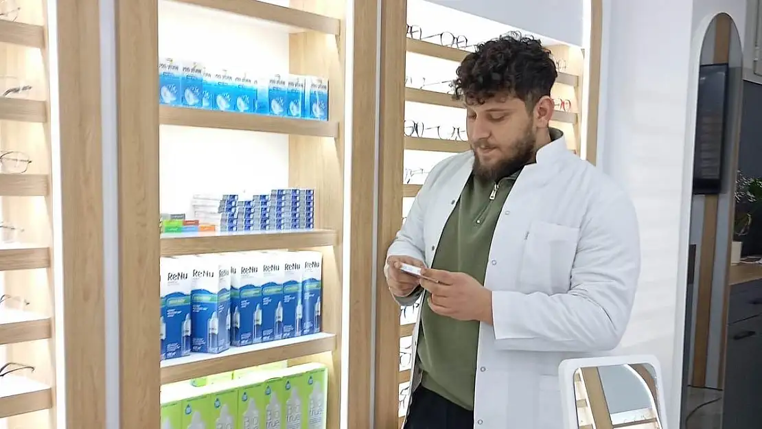 Parlak Uyardı'Kontak Lens İçin Doktor Önerisi Şart'