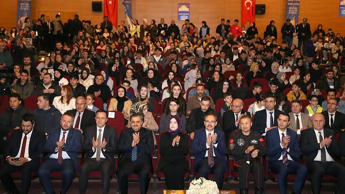 Rektör Prof. Dr. Şındak Alper Gezeravcı'nın Söyleşisine Katıldı