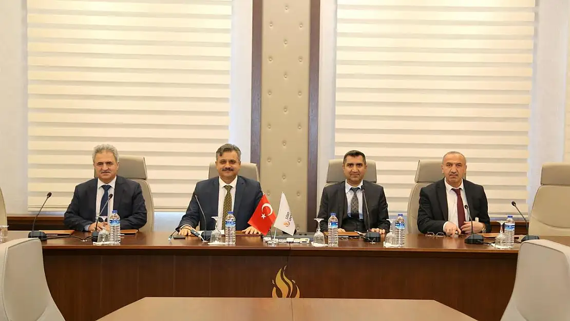Rektör Prof.Dr.Şındak Üniversitede Faaliyet Gösteren Sendika Temsilcileriyle Bir Araya Geldi