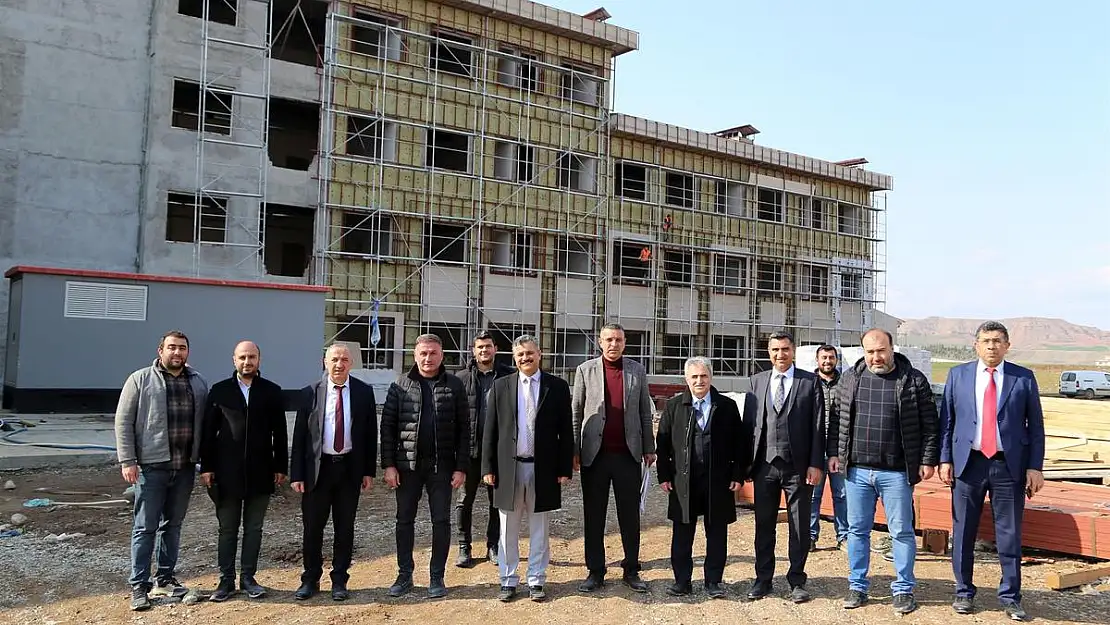 Rektör Prof. Dr. Şındak  Üniversitenin Devam Eden İnşaatlarını Kontrol Etti