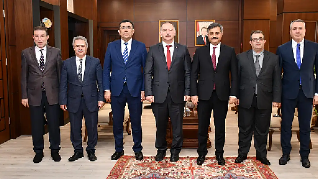 Rektör Şındak'tan Harran Üniversitesi Rektörü Güllüoğlu'na Ziyaret