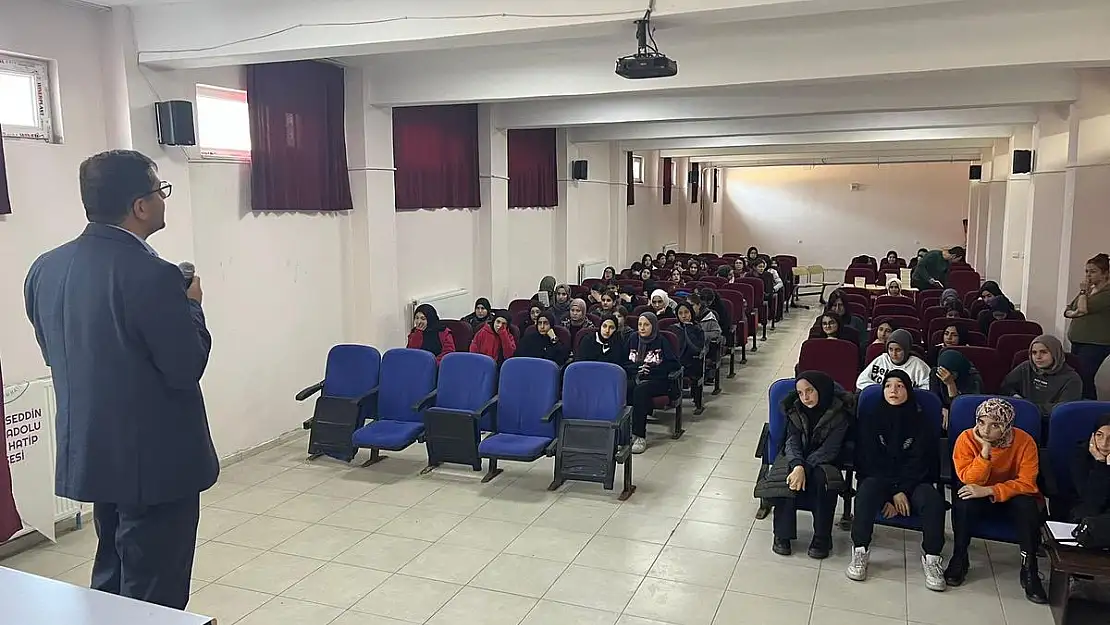 Sadullah Taşan, Batman'da Öğrencilerle Buluştu