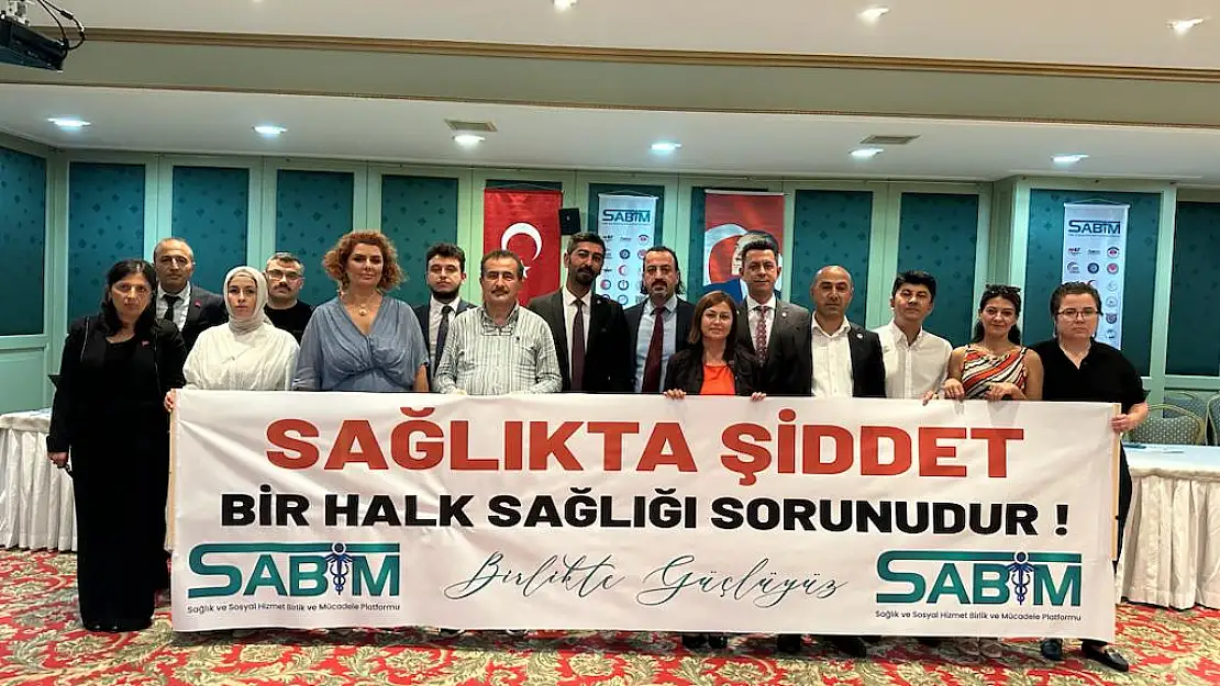 SAHİM-SEN Başkanı Özlem Akarken: Türkiye Yüzyılında Sağlıkçılar Enflasyona Ezdirilmiştir!
