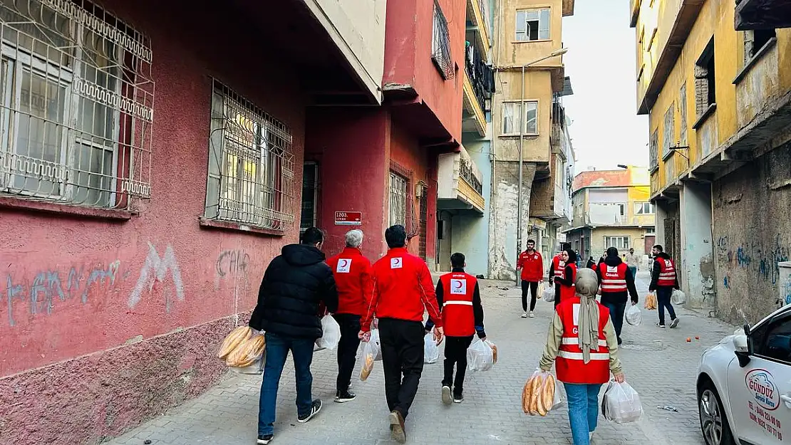 Sancaklardan İftar Yemeği Dağıtımı