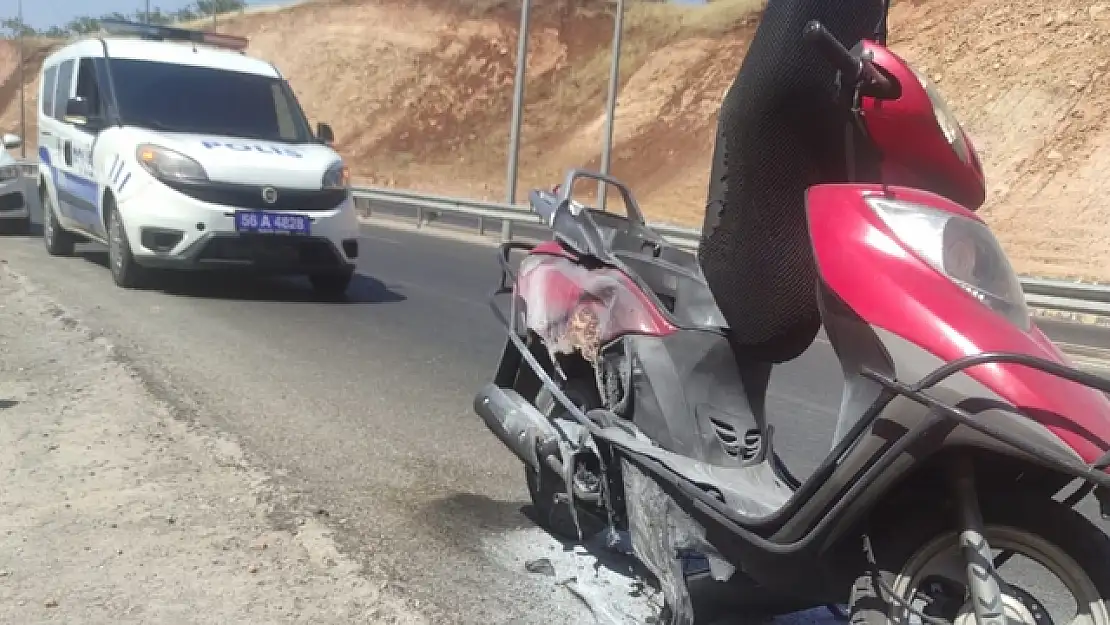 Seyir Halindeki Motosiklet Alev Aldı