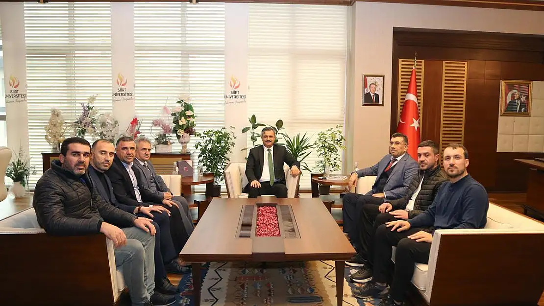 Siirt Ak Parti Gençlik Kolları Başkanlarından Rektör Şındak'a Hayırlı Olsun Ziyareti