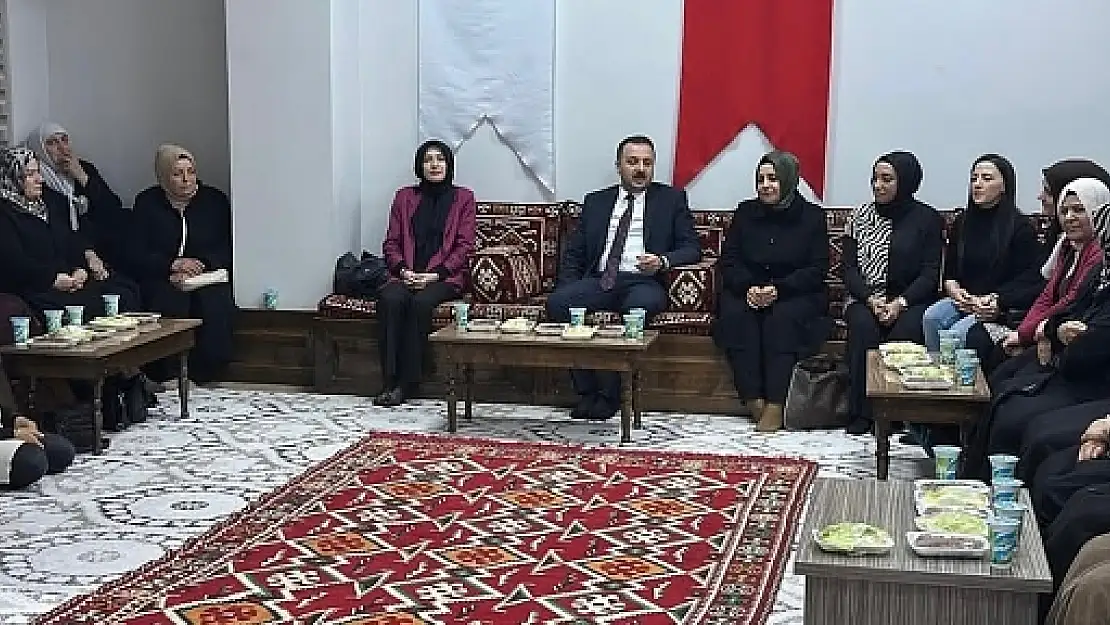 Siirt AK Parti İl Başkanı Özturan'dan Kadın Kolları Teşkilatına Övgü